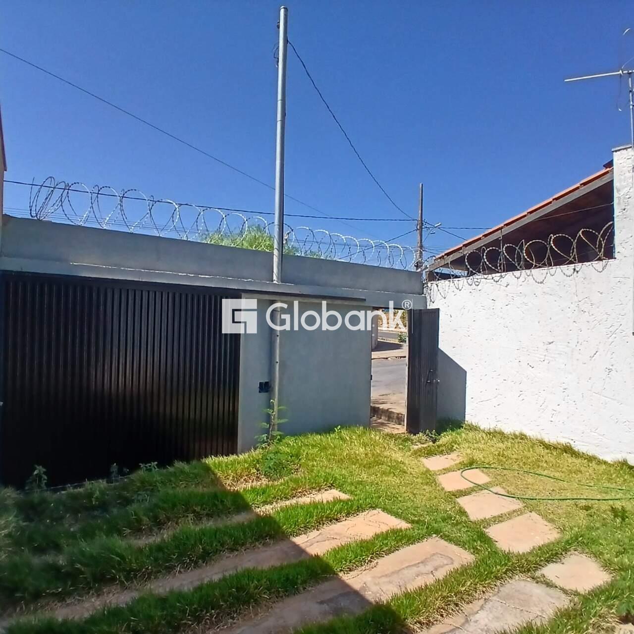 Casa 3 quartos à venda Santo Inácio 74m² Montes Claros MG: 