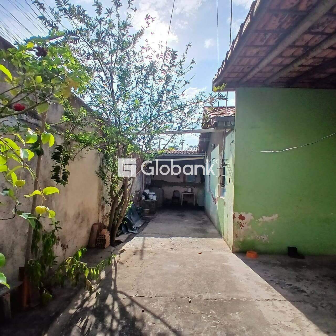 Casa 3 quartos à venda Conjunto Residencial JK 100m² Montes Claros MG: 