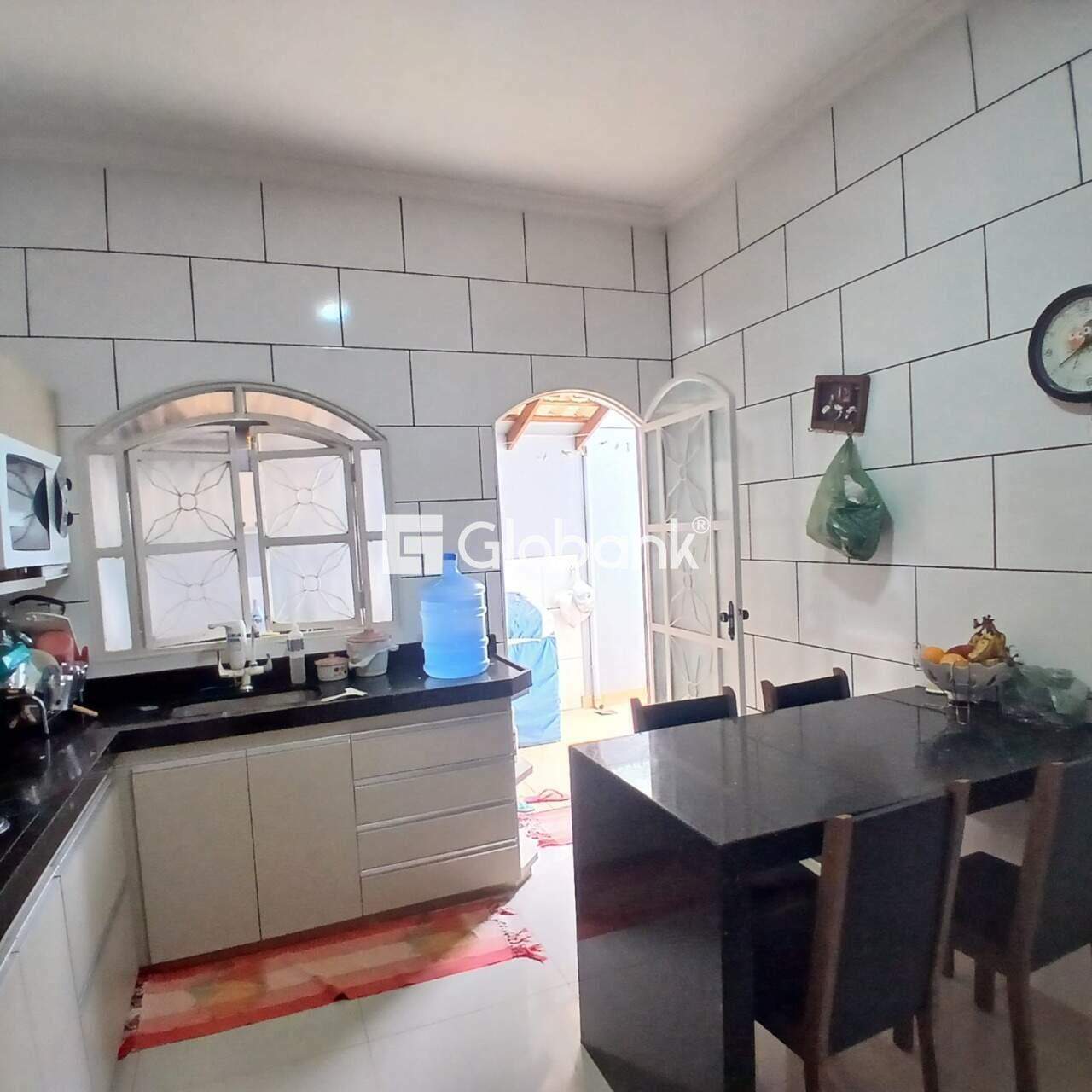 Casa 3 quartos à venda Santos Dumont 140m² Montes Claros MG: 