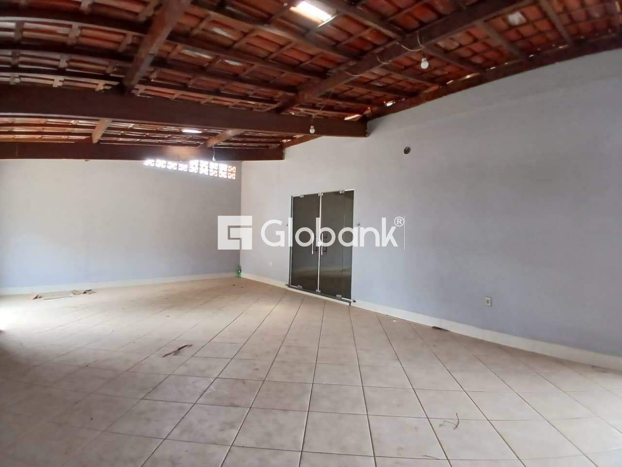 Casa 4 quartos à venda Esplanada 110m² Montes Claros MG: Garagem