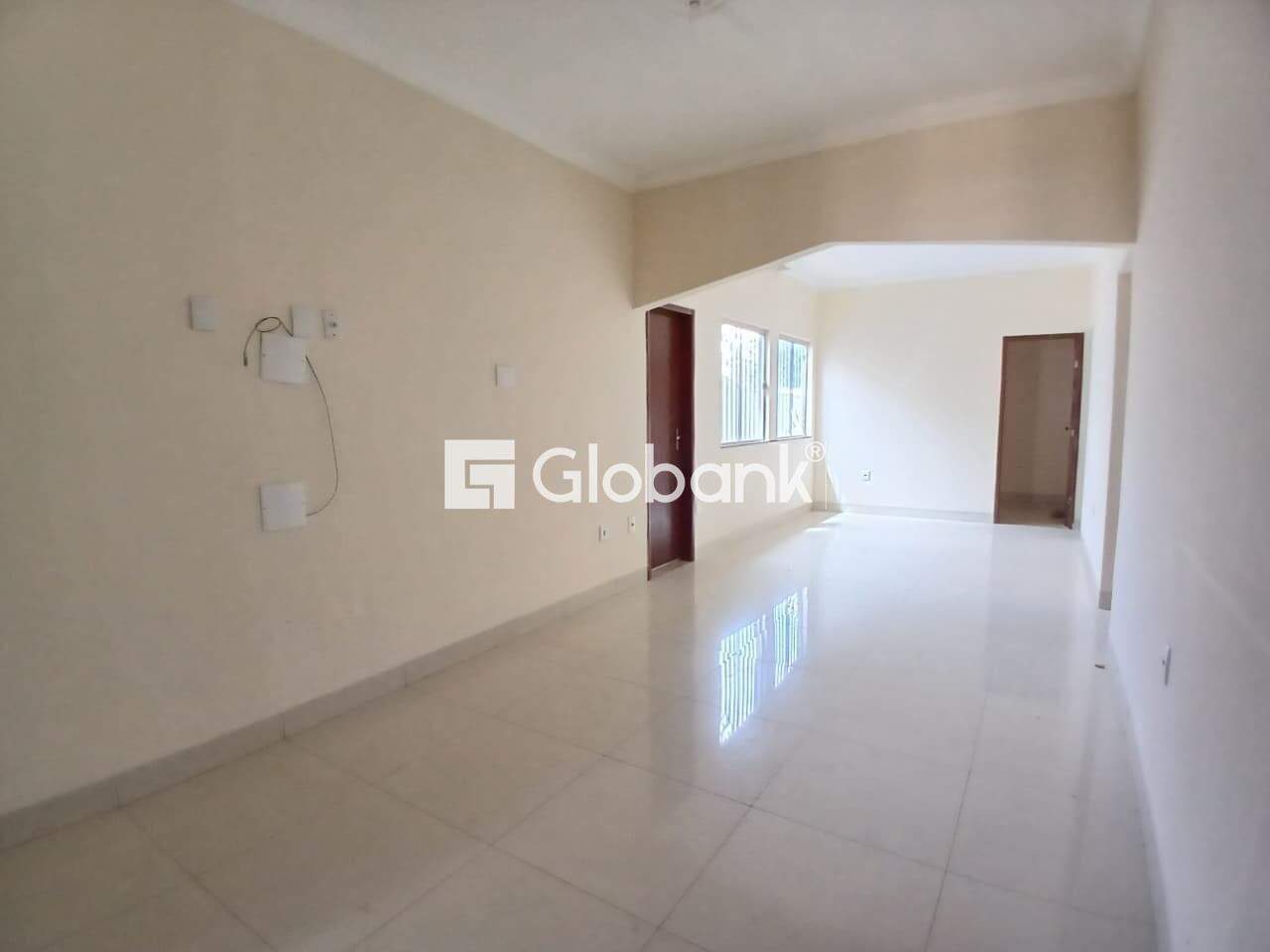 Casa 4 quartos à venda Esplanada 110m² Montes Claros MG: Sala..