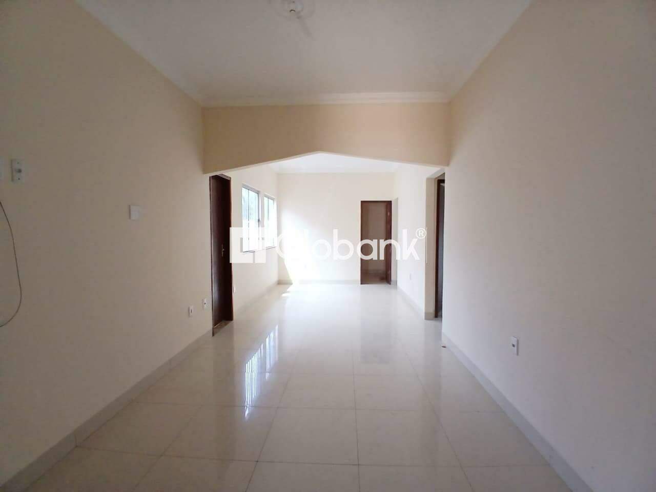 Casa 4 quartos à venda Esplanada 110m² Montes Claros MG: Sala.