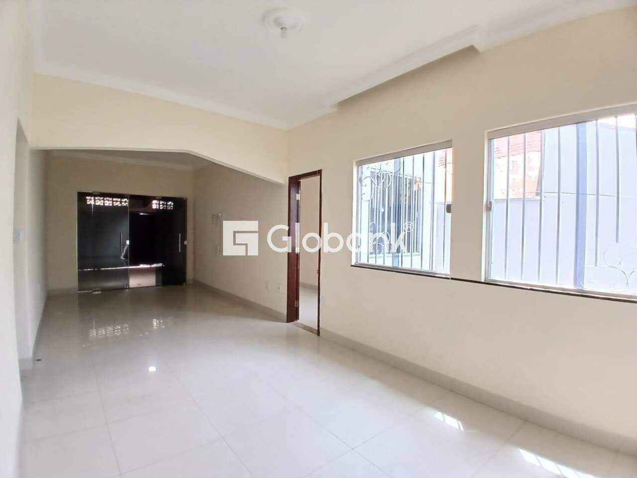 Casa 4 quartos à venda Esplanada 110m² Montes Claros MG: Sala