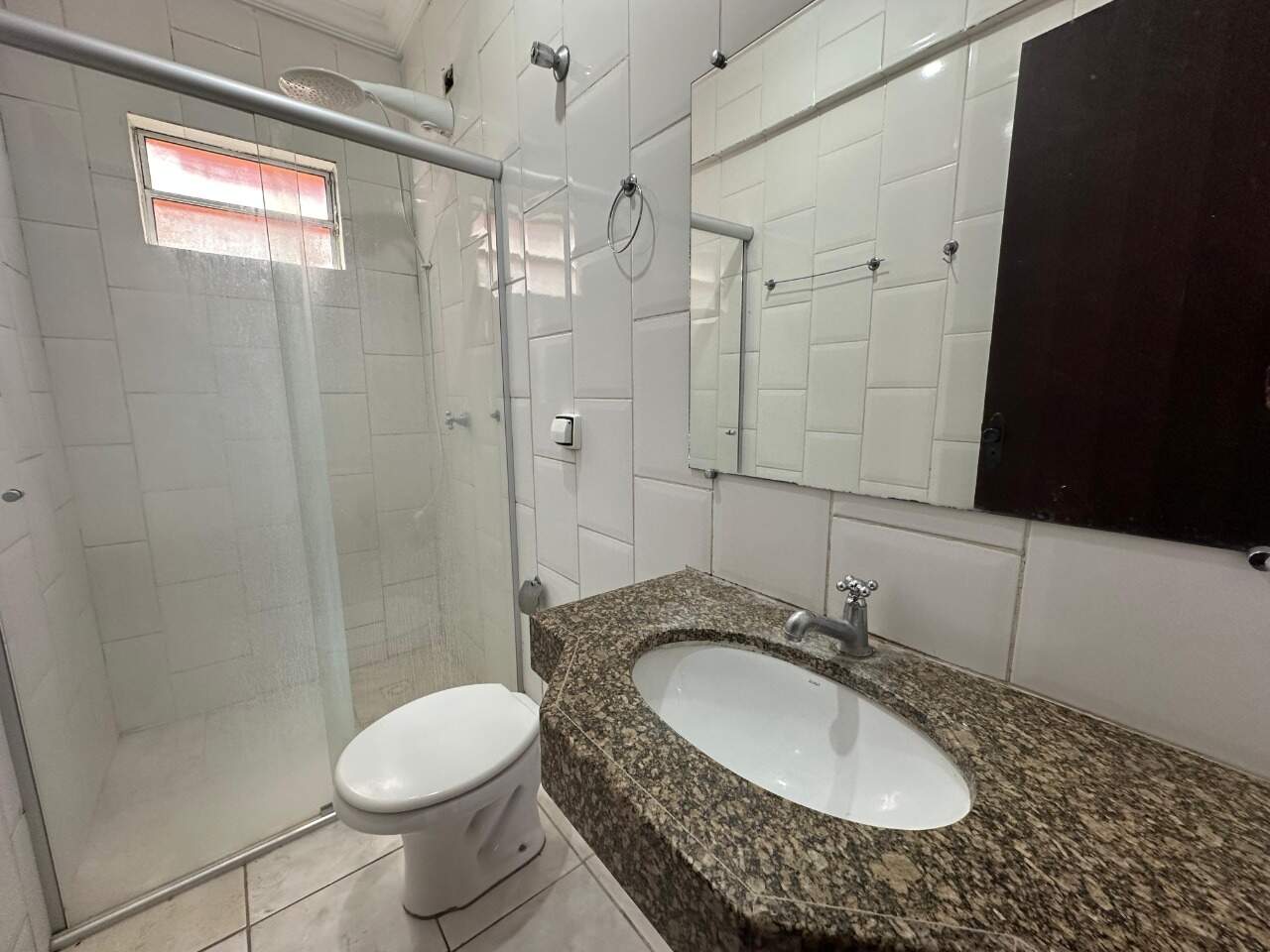 Apartamento 2 quartos para aluguel Todos os Santos 55m² Montes Claros MG: Banheiro social