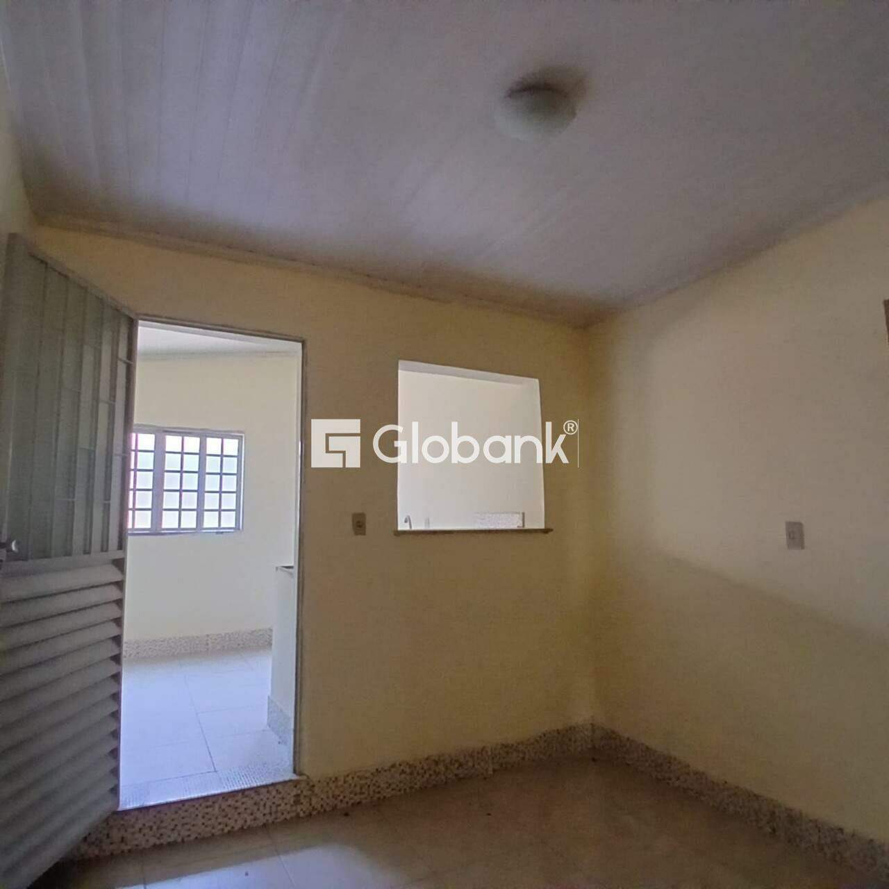 Casa 8 quartos à venda Roxo Verde 280m² Montes Claros MG: