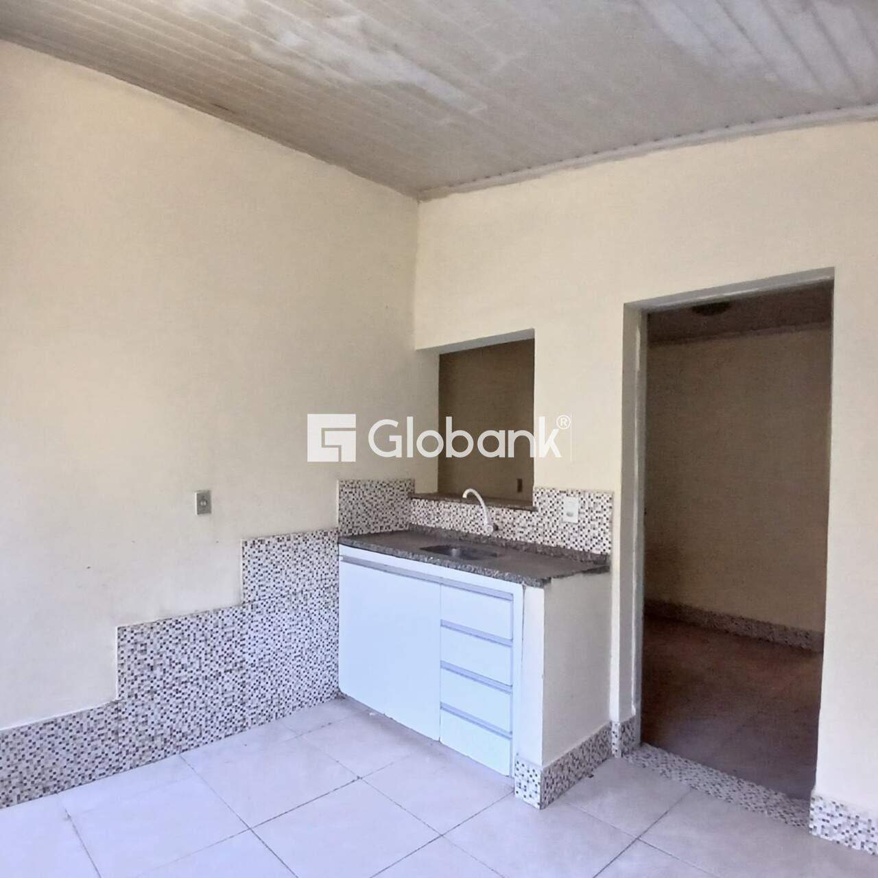 Casa 8 quartos à venda Roxo Verde 280m² Montes Claros MG: