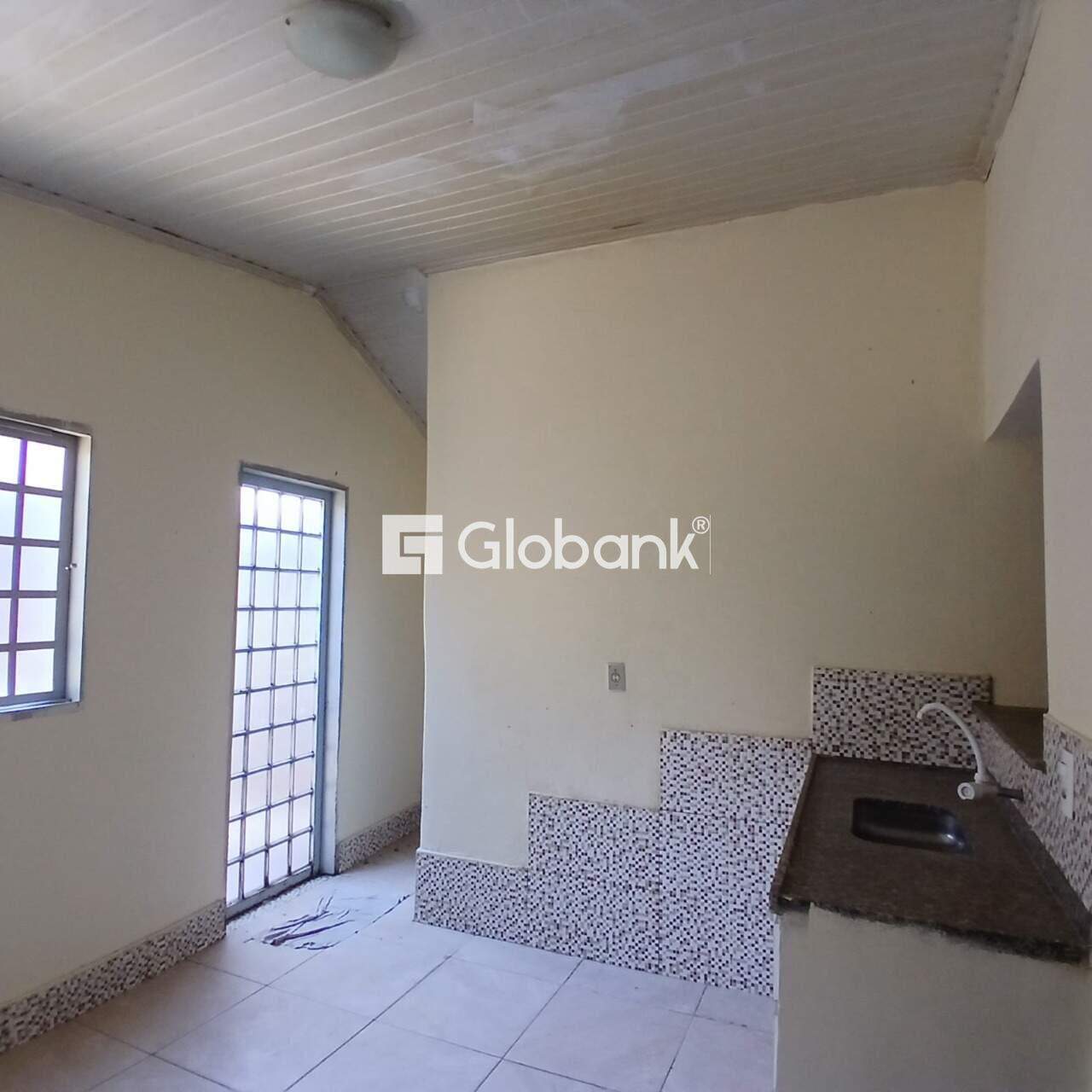 Casa 8 quartos à venda Roxo Verde 280m² Montes Claros MG: