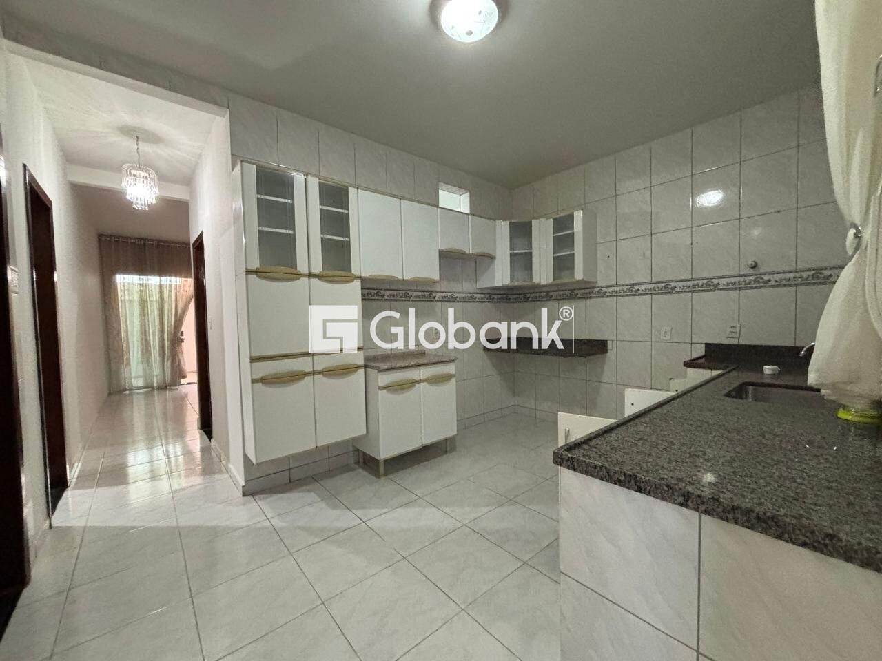 Casa 3 quartos à venda Vila Exposição 197m² Montes Claros MG: Cozinha