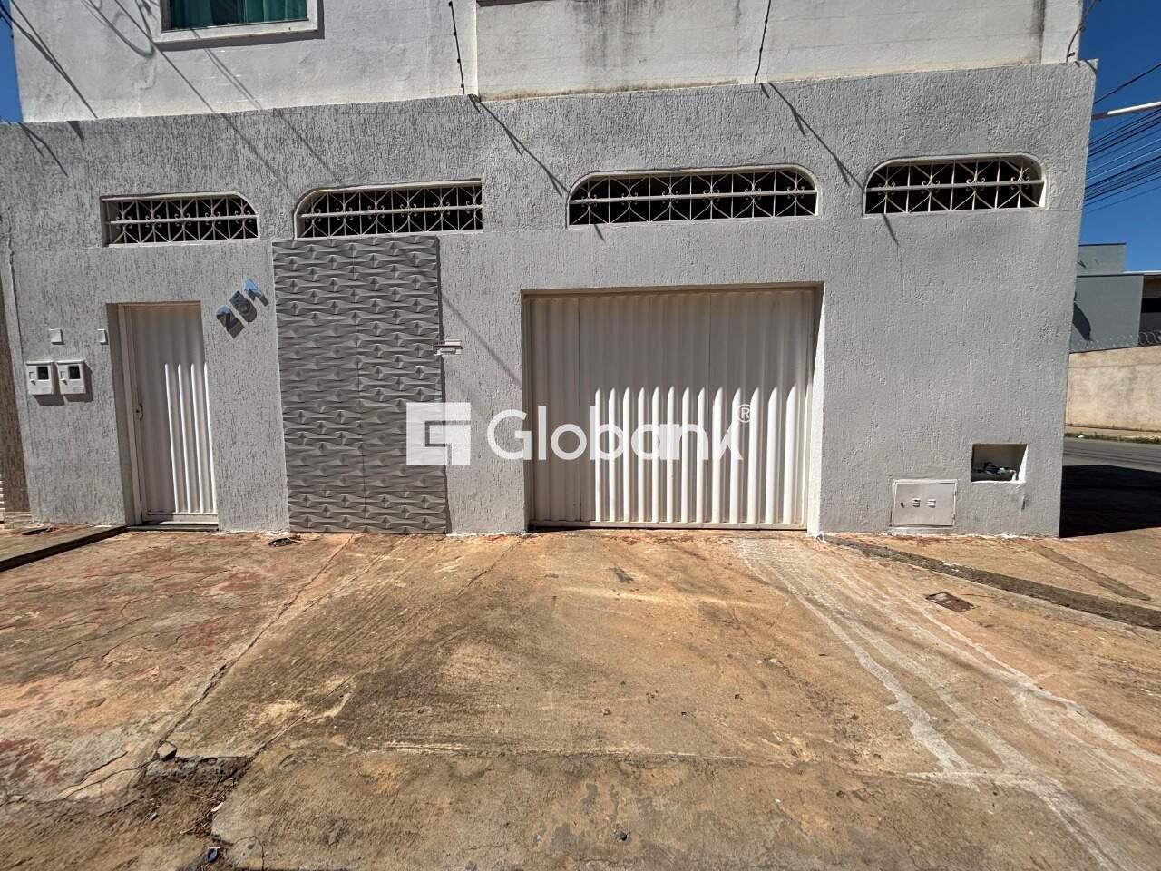 Casa 3 quartos à venda Vila Exposição 197m² Montes Claros MG: Fachada