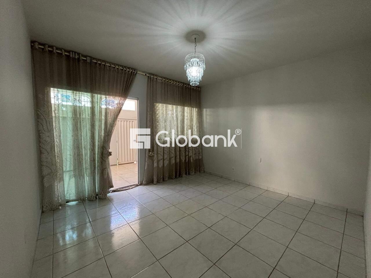 Casa 3 quartos à venda Vila Exposição 197m² Montes Claros MG: Sala