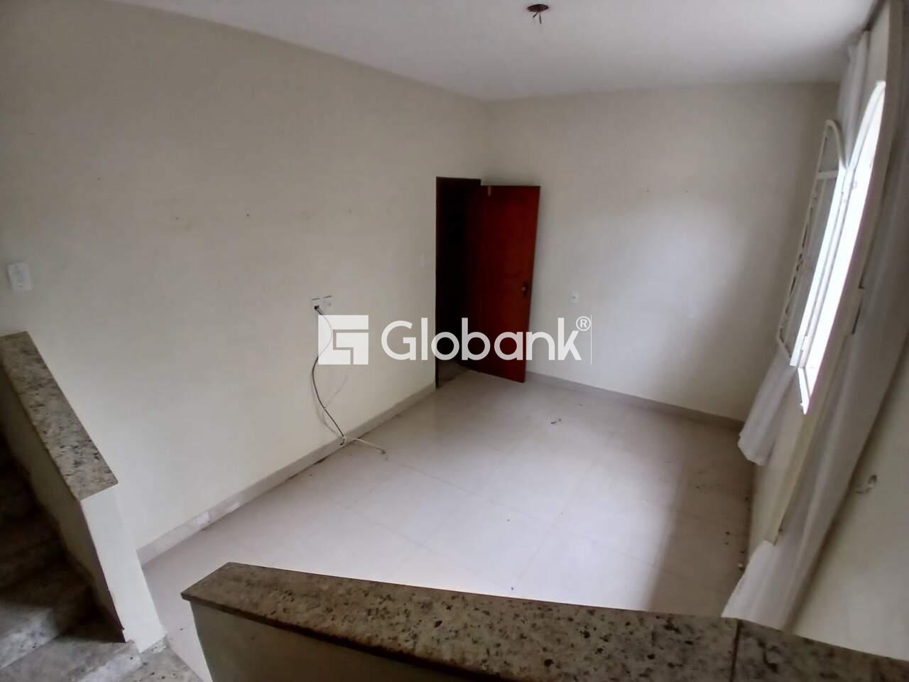 Casa 3 quartos à venda Centro 134m² Montes Claros MG: 