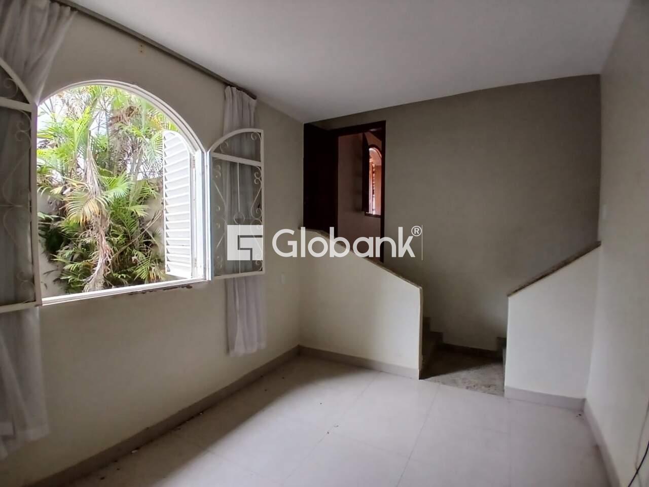 Casa 3 quartos à venda Centro 134m² Montes Claros MG: 