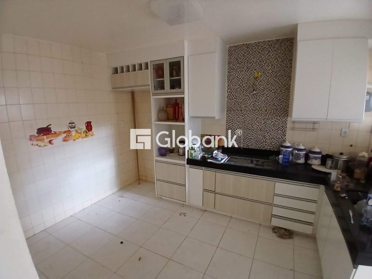Casa 3 quartos à venda Centro 134m² Montes Claros MG: 