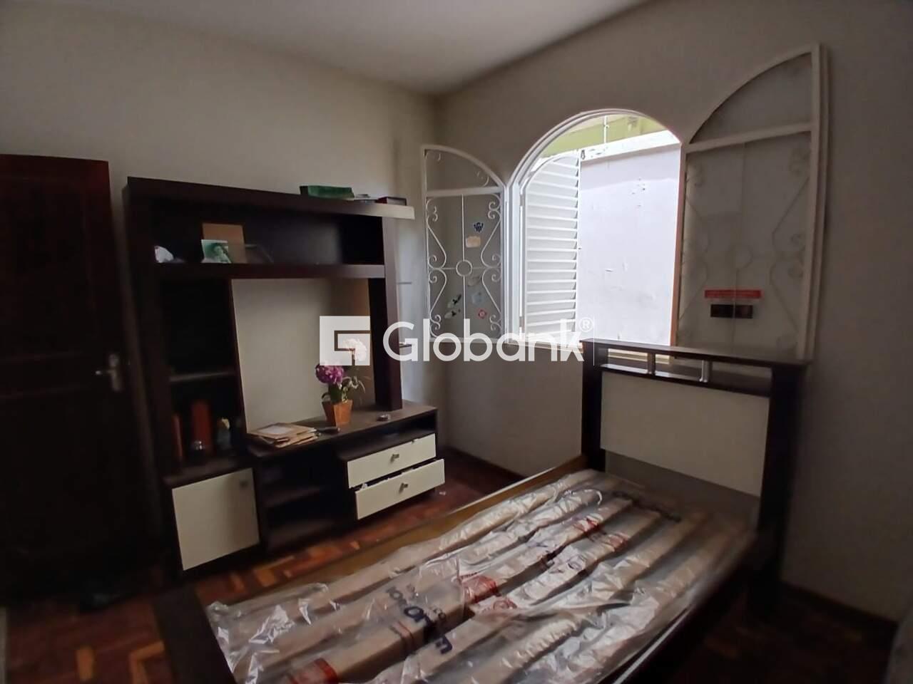 Casa 3 quartos à venda Centro 134m² Montes Claros MG: 