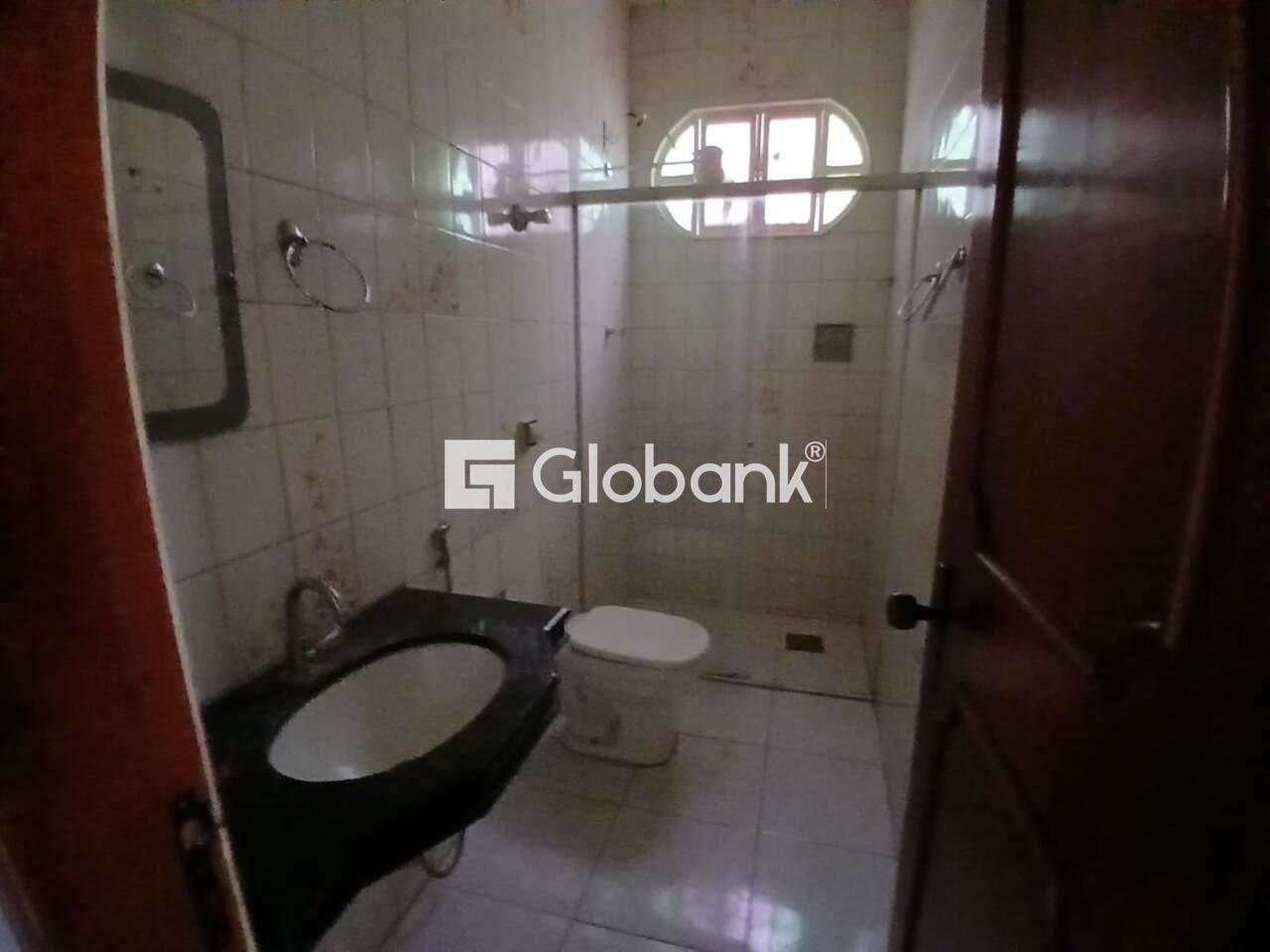Casa 3 quartos à venda Centro 134m² Montes Claros MG: 