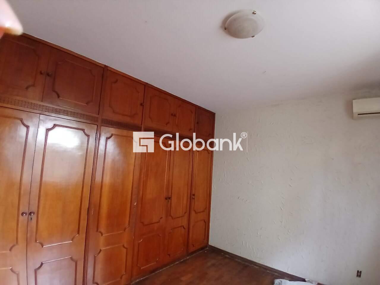 Casa 3 quartos à venda Centro 134m² Montes Claros MG: 