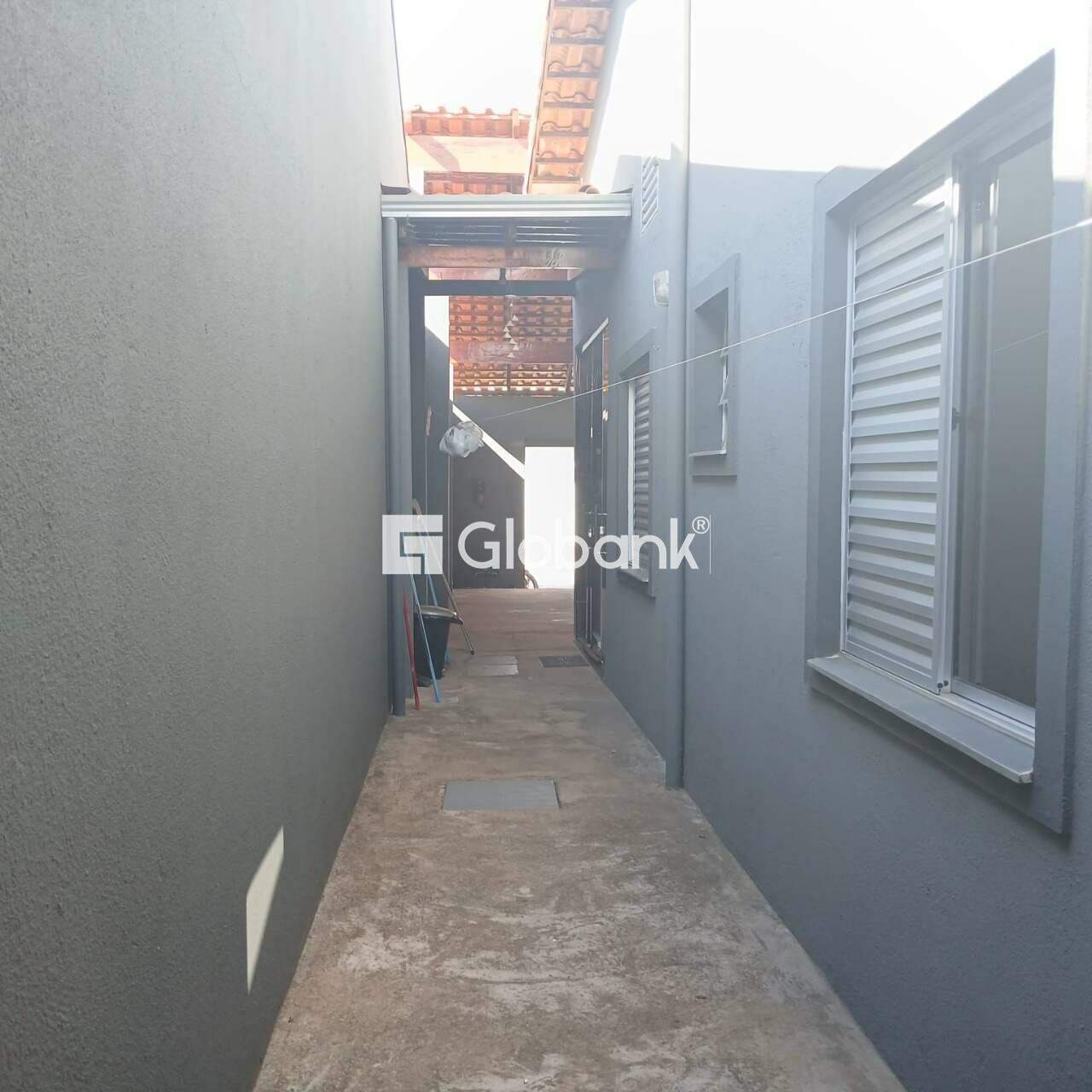 Casa 3 quartos à venda Loteamento Novo Jaraguá 64m² Montes Claros MG: 