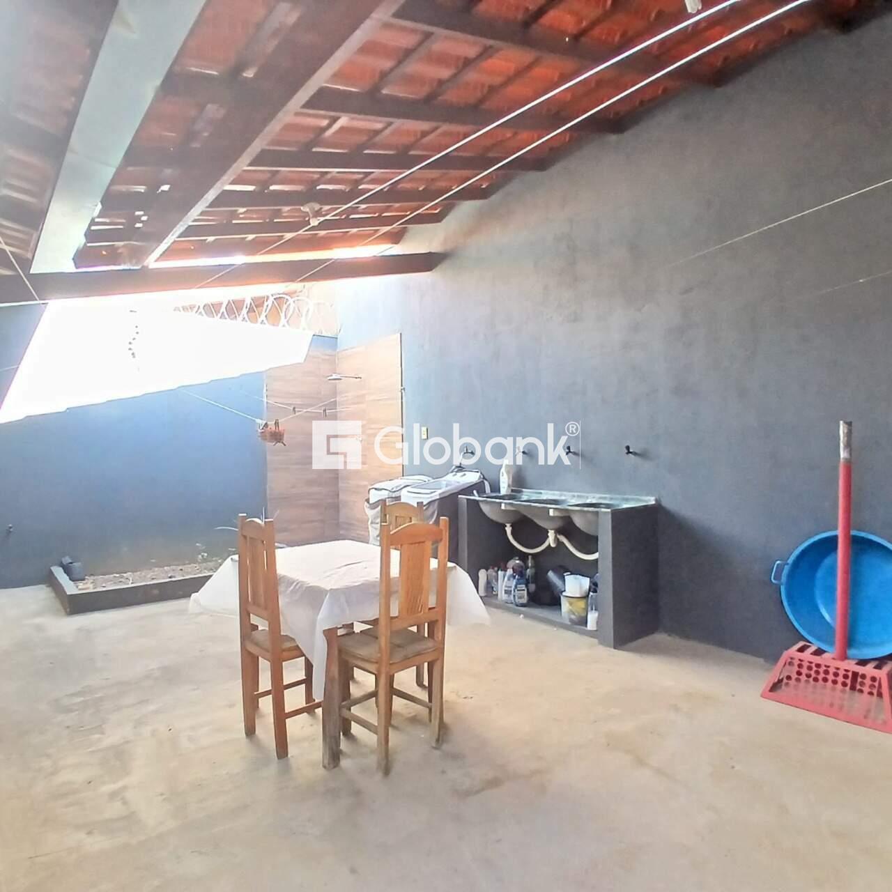Casa 3 quartos à venda Loteamento Novo Jaraguá 64m² Montes Claros MG: 