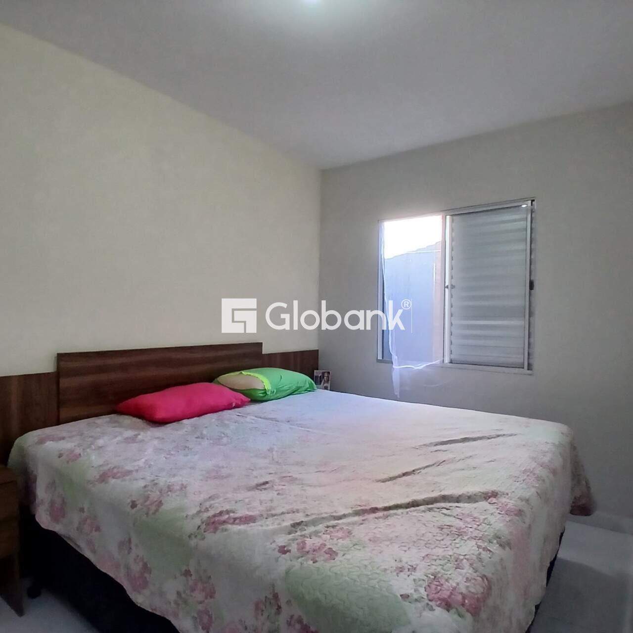 Casa 3 quartos à venda Loteamento Novo Jaraguá 64m² Montes Claros MG: 