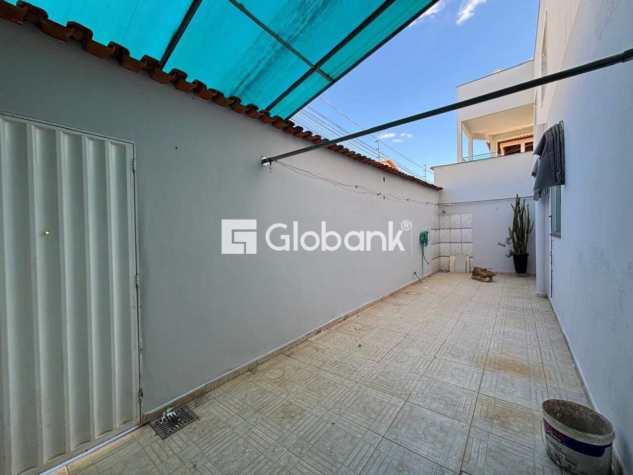 Casa 6 quartos à venda Vila Exposição 0m² Montes Claros MG: rea