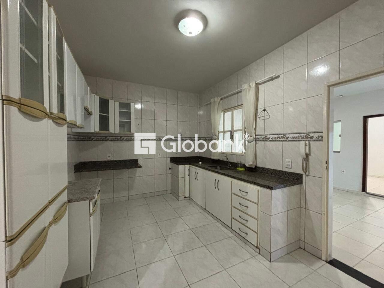 Casa 6 quartos à venda Vila Exposição 0m² Montes Claros MG: Cozinha