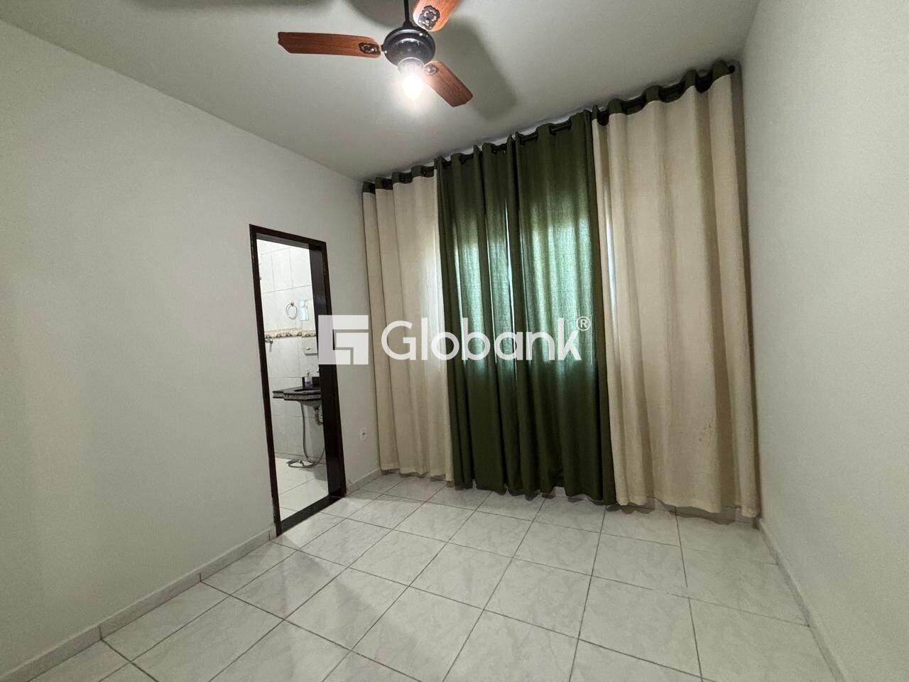 Casa 6 quartos à venda Vila Exposição 0m² Montes Claros MG: Quarto suite