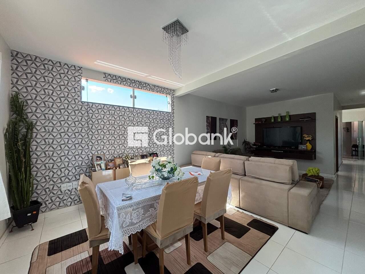 Casa 6 quartos à venda Vila Exposição 0m² Montes Claros MG: 