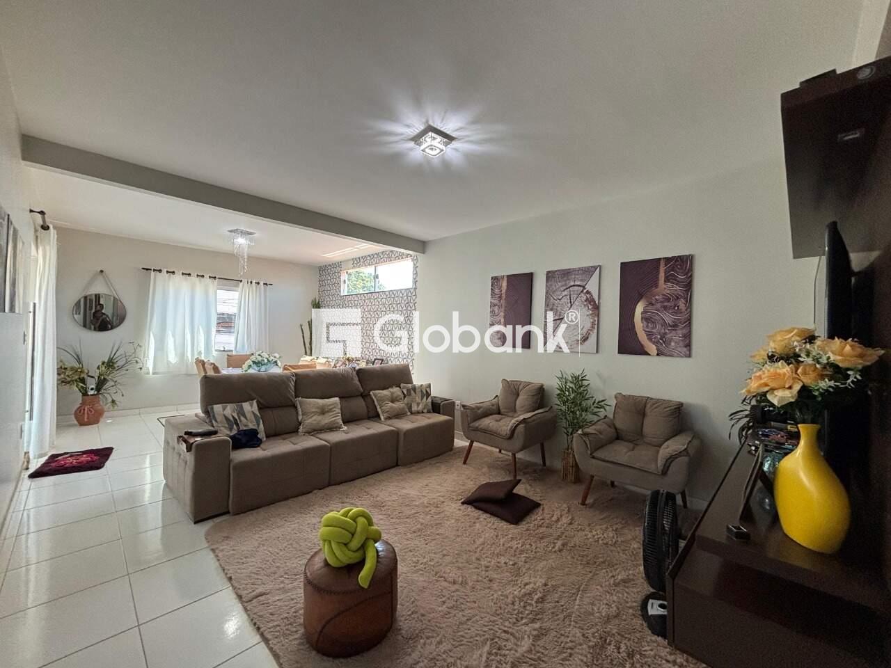 Casa 6 quartos à venda Vila Exposição 0m² Montes Claros MG: 