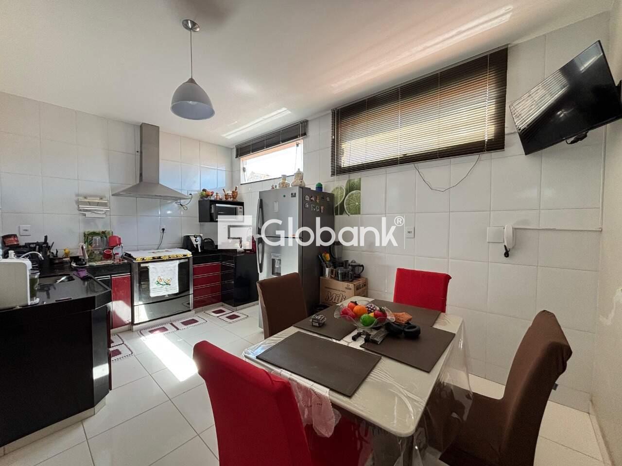 Casa 6 quartos à venda Vila Exposição 0m² Montes Claros MG: 