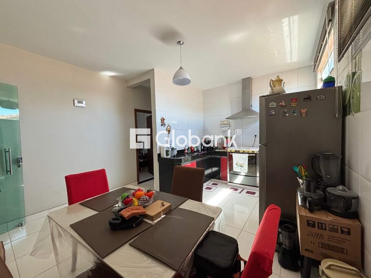 Casa 6 quartos à venda Vila Exposição 0m² Montes Claros MG: 