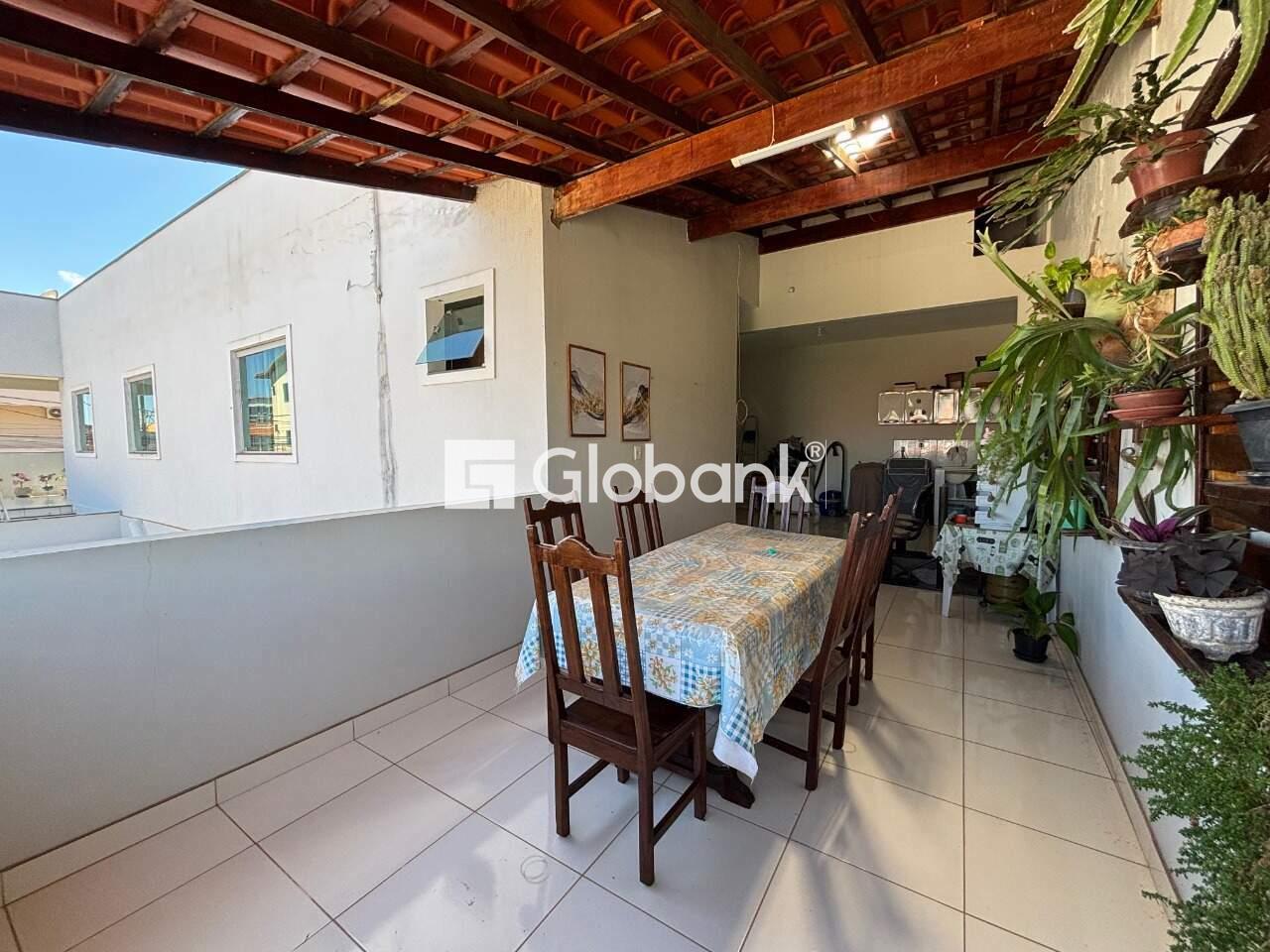 Casa 6 quartos à venda Vila Exposição 0m² Montes Claros MG: 