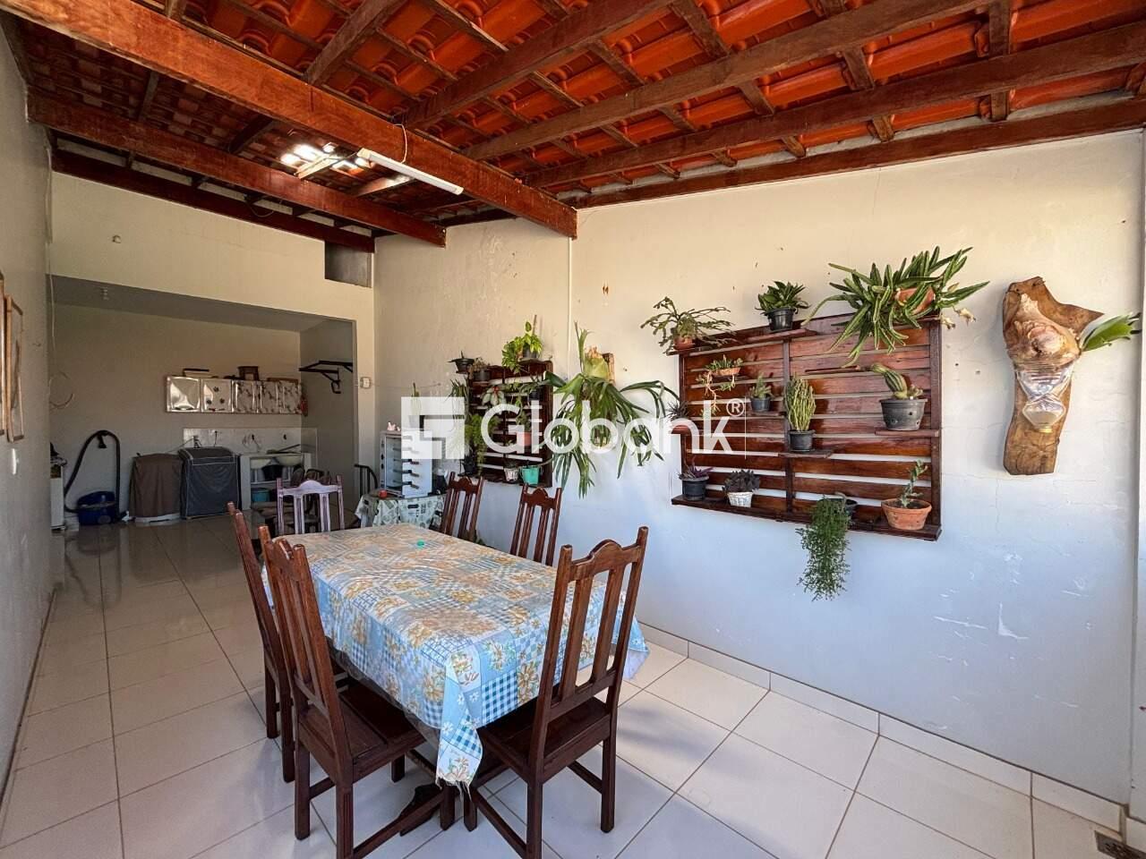 Casa 6 quartos à venda Vila Exposição 0m² Montes Claros MG: 