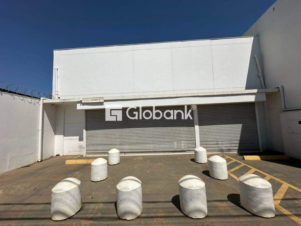 Ponto comercial para aluguel Monte Alegre 360m² Montes Claros MG: Fachada