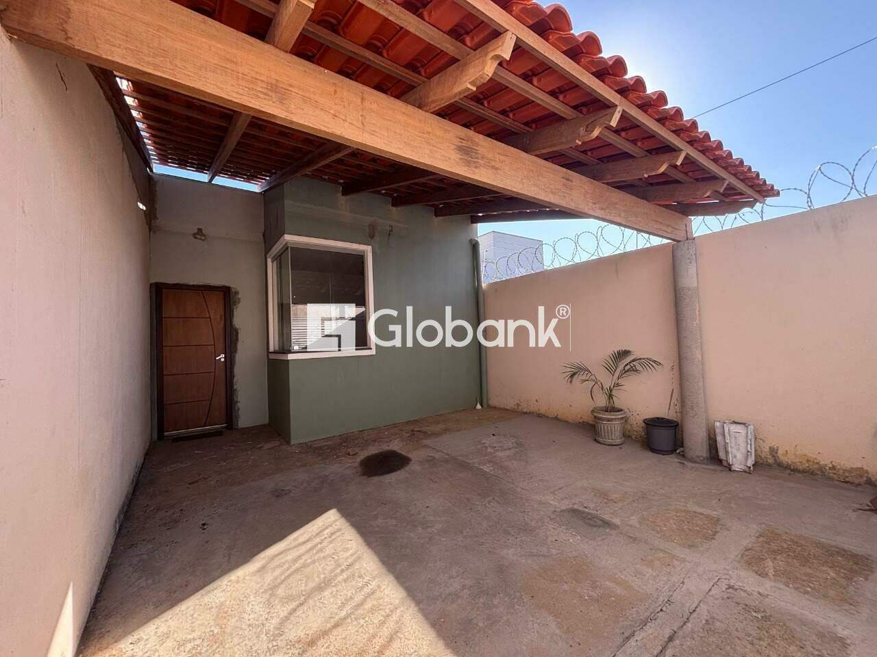Casa 3 quartos para aluguel Jardim Olímpico 80m² Montes Claros MG: Entrada