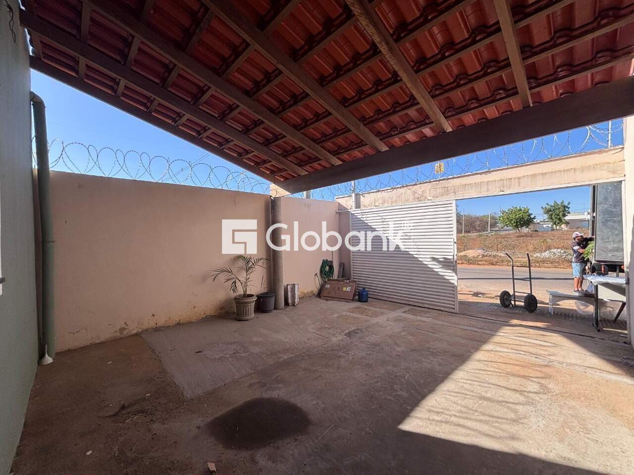 Casa 3 quartos para aluguel Jardim Olímpico 80m² Montes Claros MG: Garagem