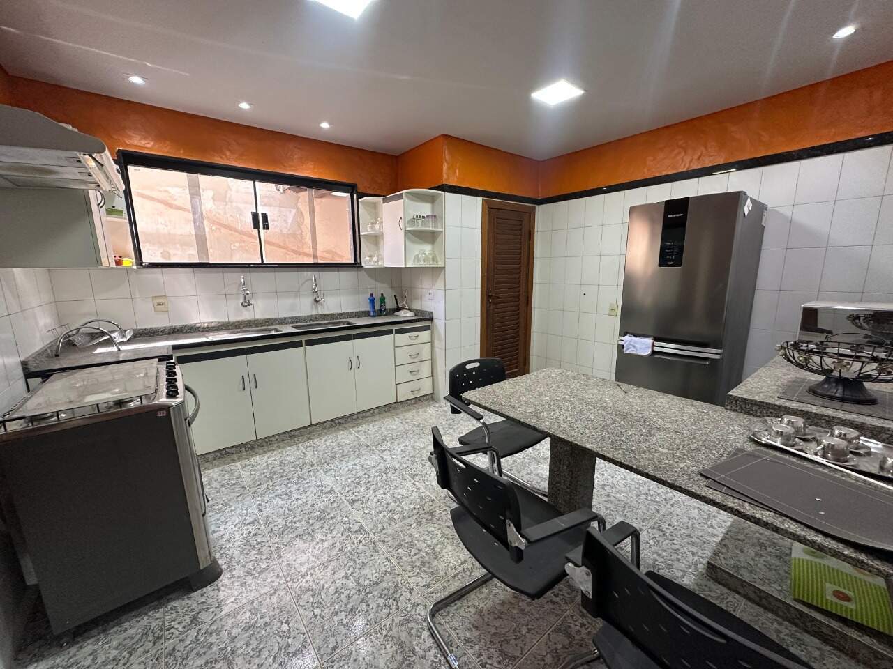 Casa 4 quartos para aluguel Ibituruna 400m² Montes Claros MG: Cozinha