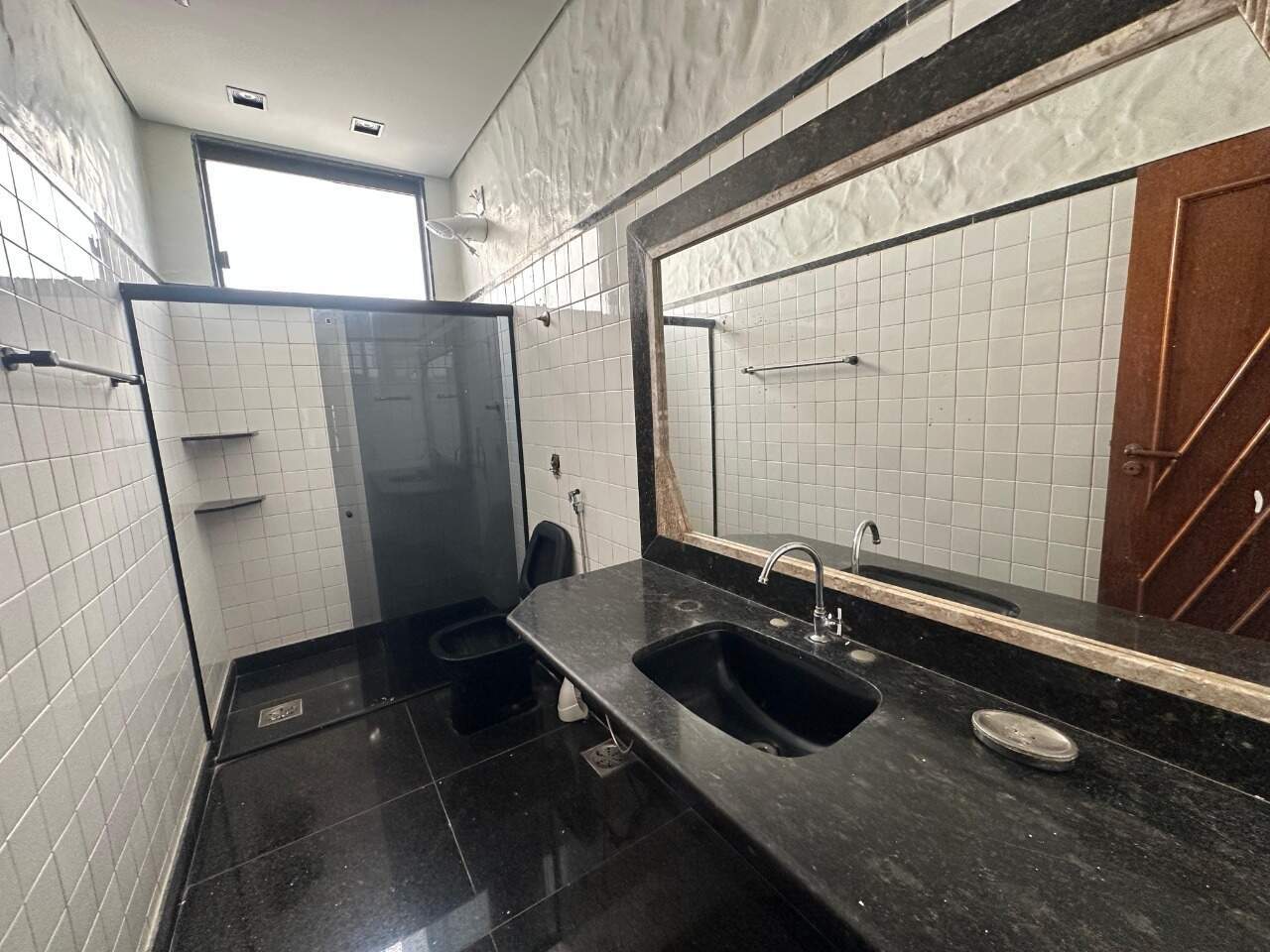 Casa 4 quartos para aluguel Ibituruna 400m² Montes Claros MG: Su te