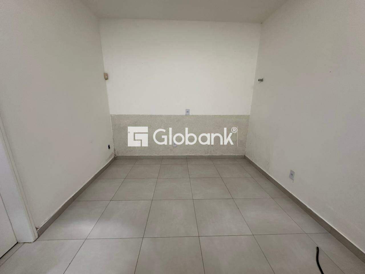 Sala comercial para aluguel Centro 12m² Montes Claros MG: Sala