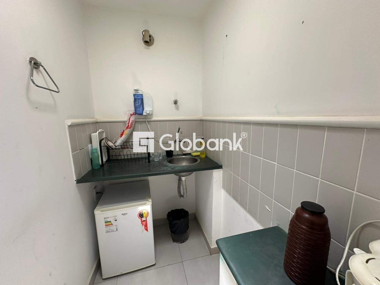 Sala comercial para aluguel Centro 20m² Montes Claros MG: Copa