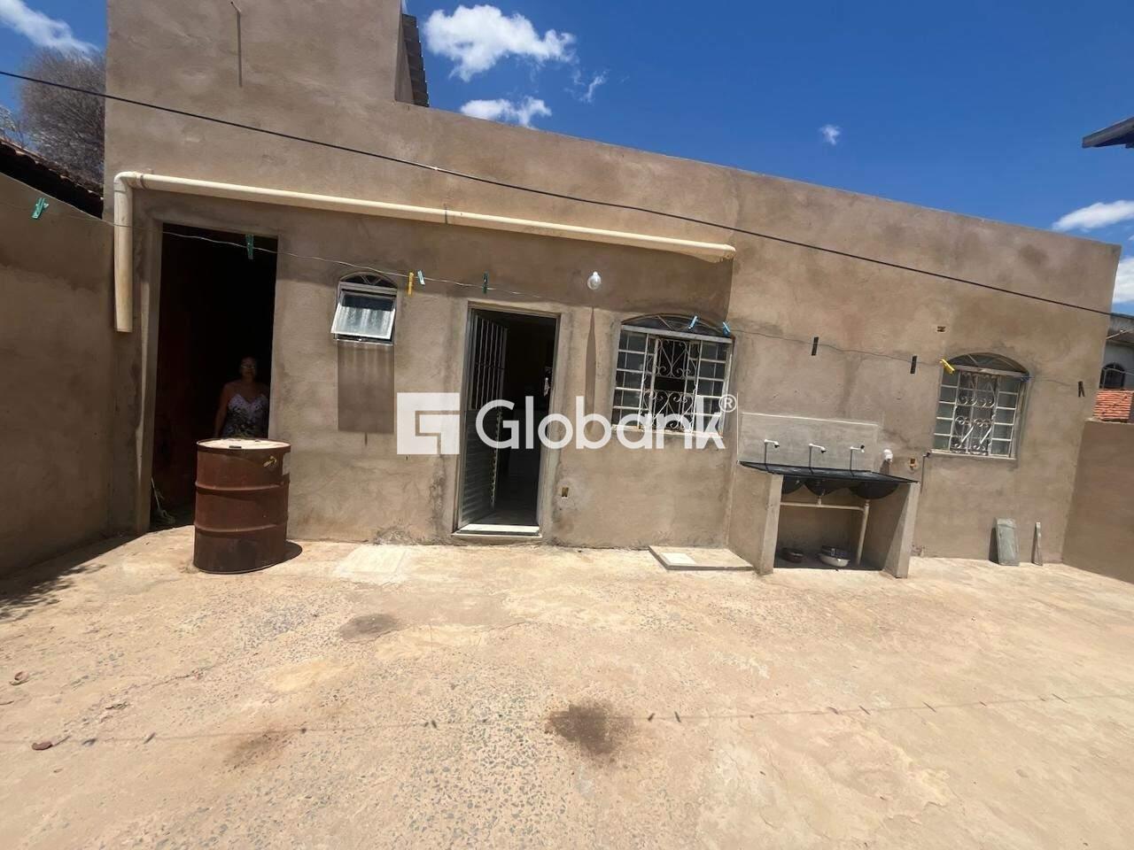 Casa 3 quartos à venda Monte Alegre 650m² Montes Claros MG: REA DE SERVI O