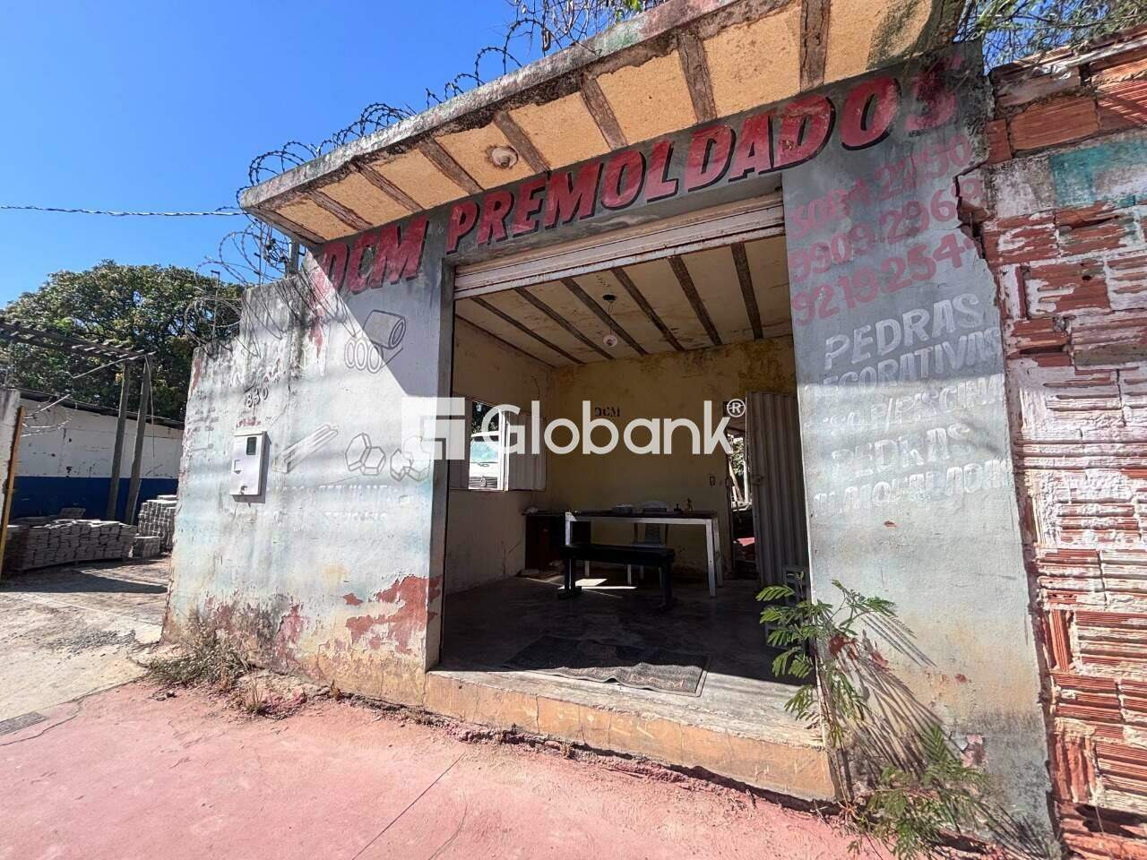 Ponto comercial para aluguel Sagrada Família 0m² Montes Claros MG: Fachada