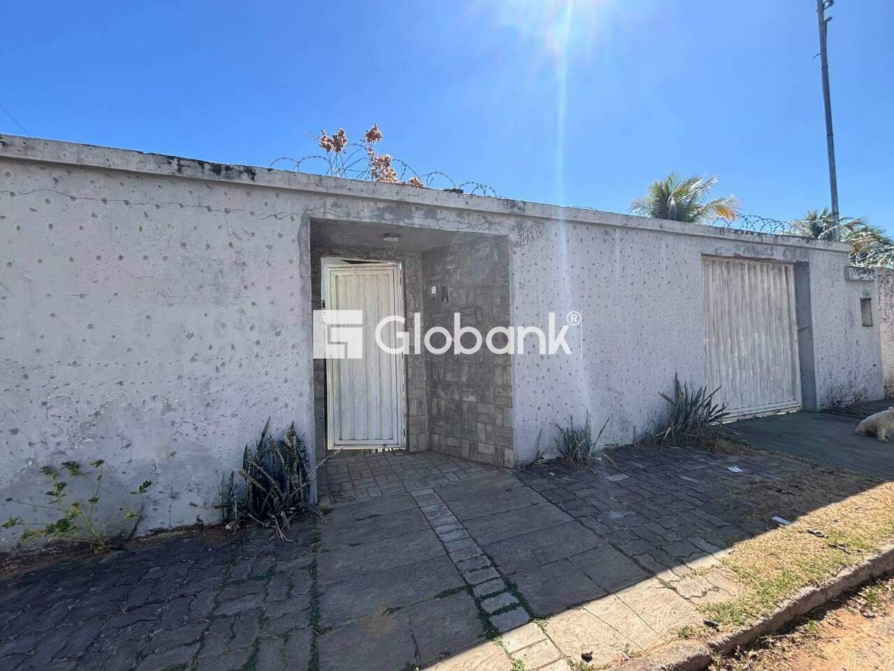 Sala comercial para aluguel Major Prates 42m² Montes Claros MG: Fachada