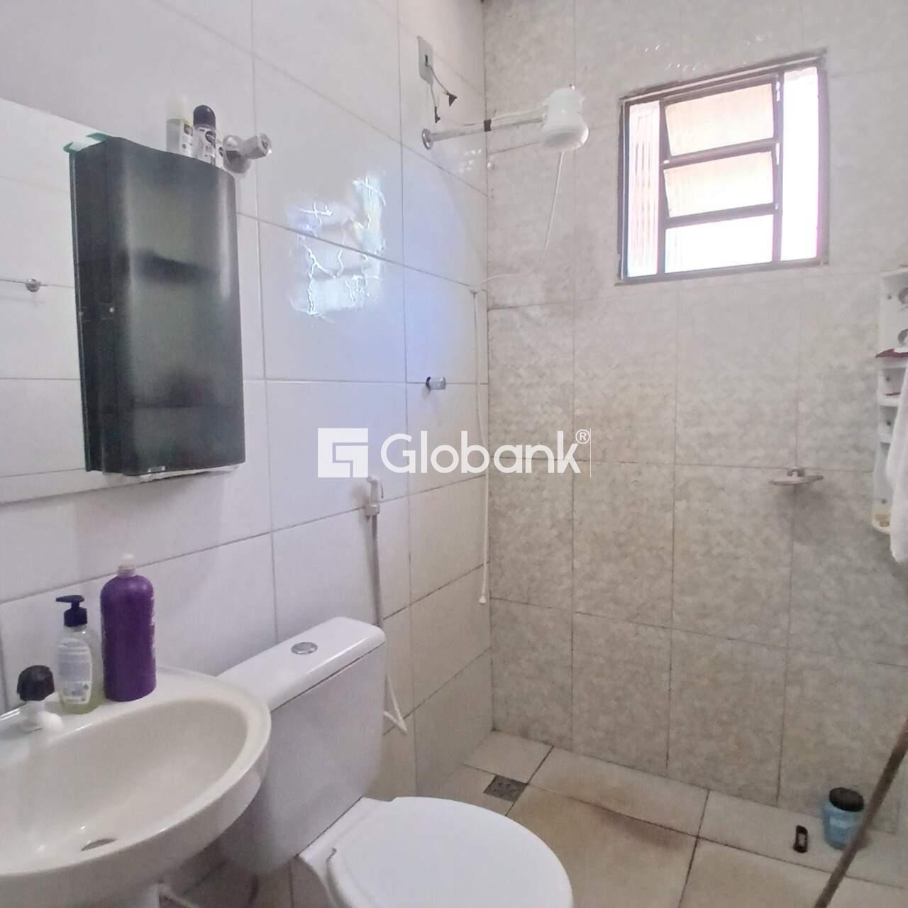Casa 4 quartos à venda Santo Amaro 100m² Montes Claros MG: 