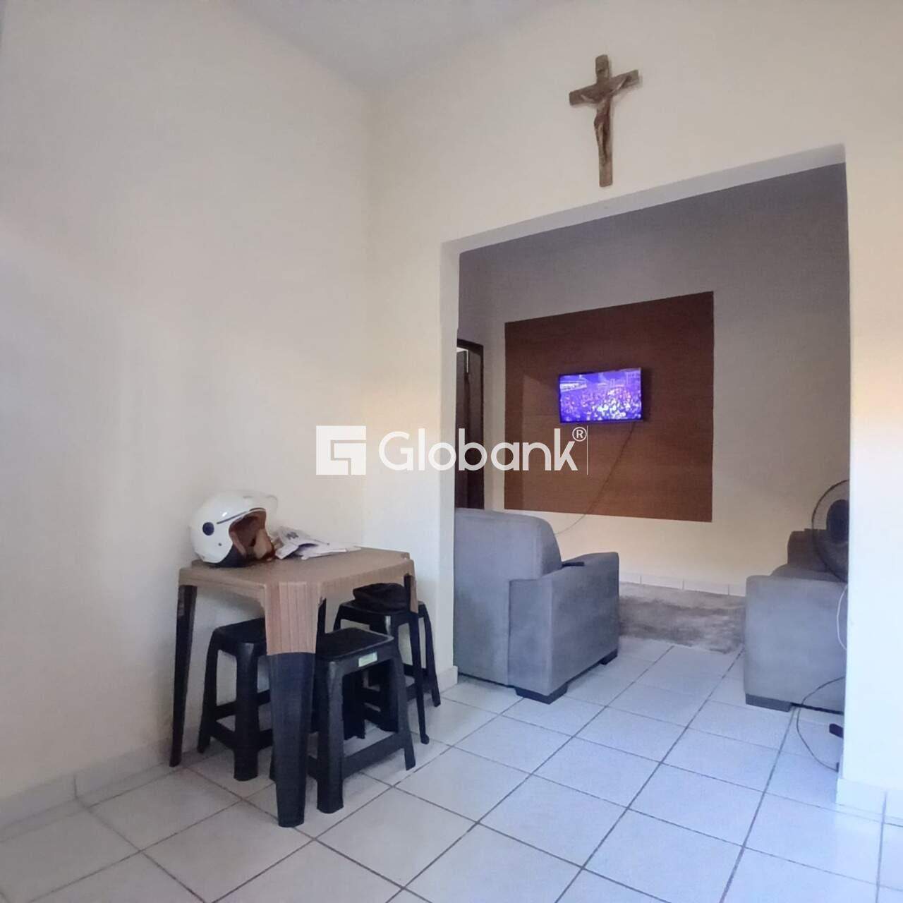 Casa 4 quartos à venda São José 60m² Montes Claros MG: 