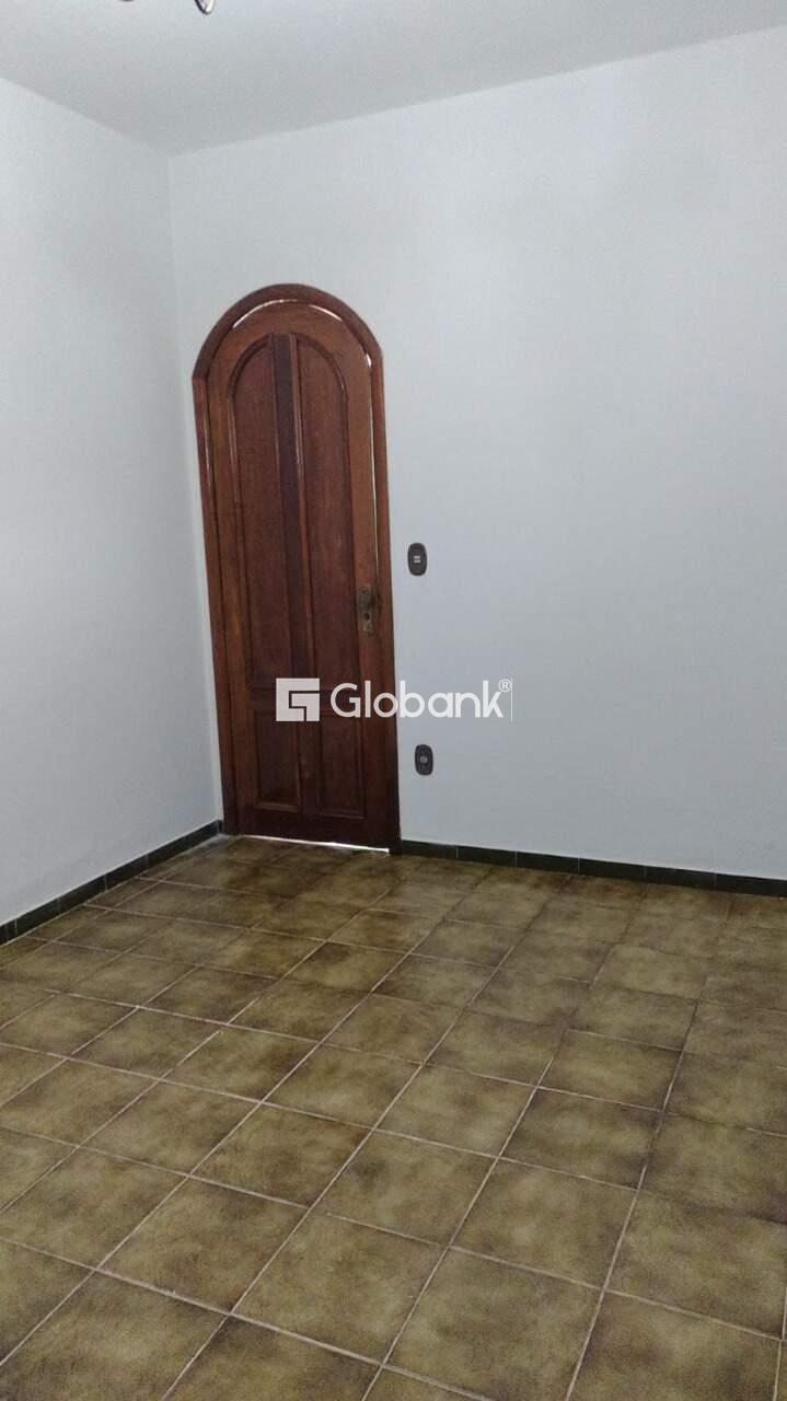 Casa 3 quartos à venda Alto São João 100m² Montes Claros MG: 