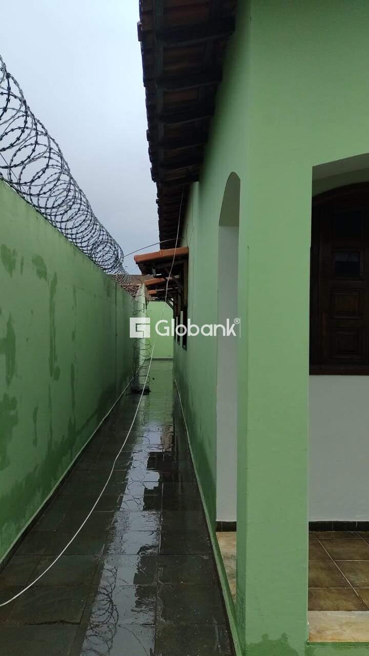 Casa 3 quartos à venda Alto São João 100m² Montes Claros MG: 