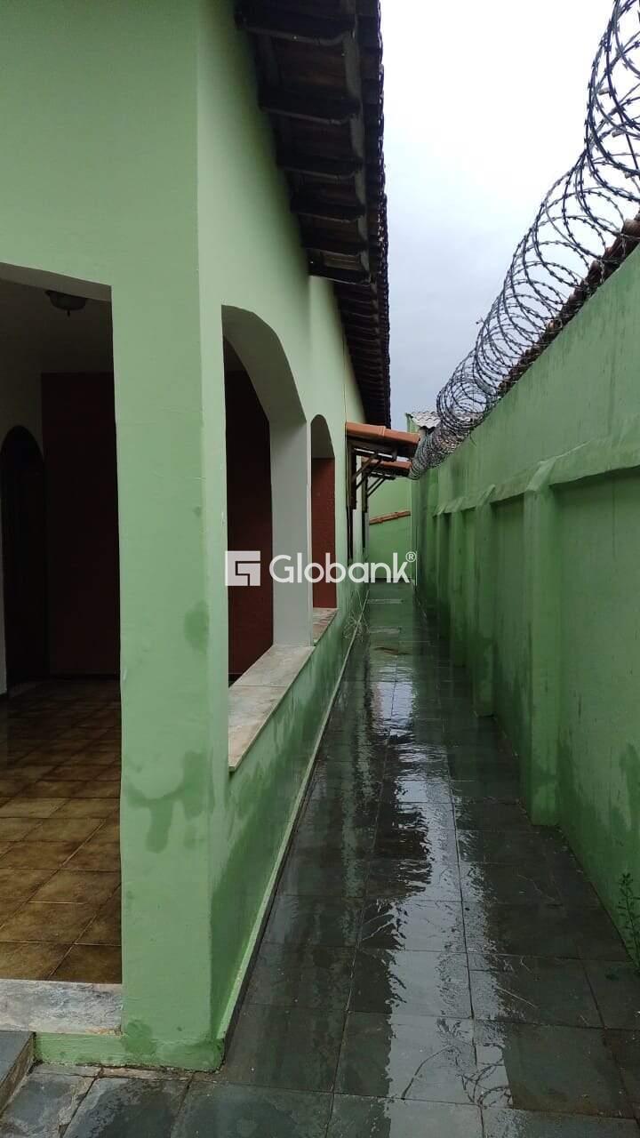 Casa 3 quartos à venda Alto São João 100m² Montes Claros MG: 