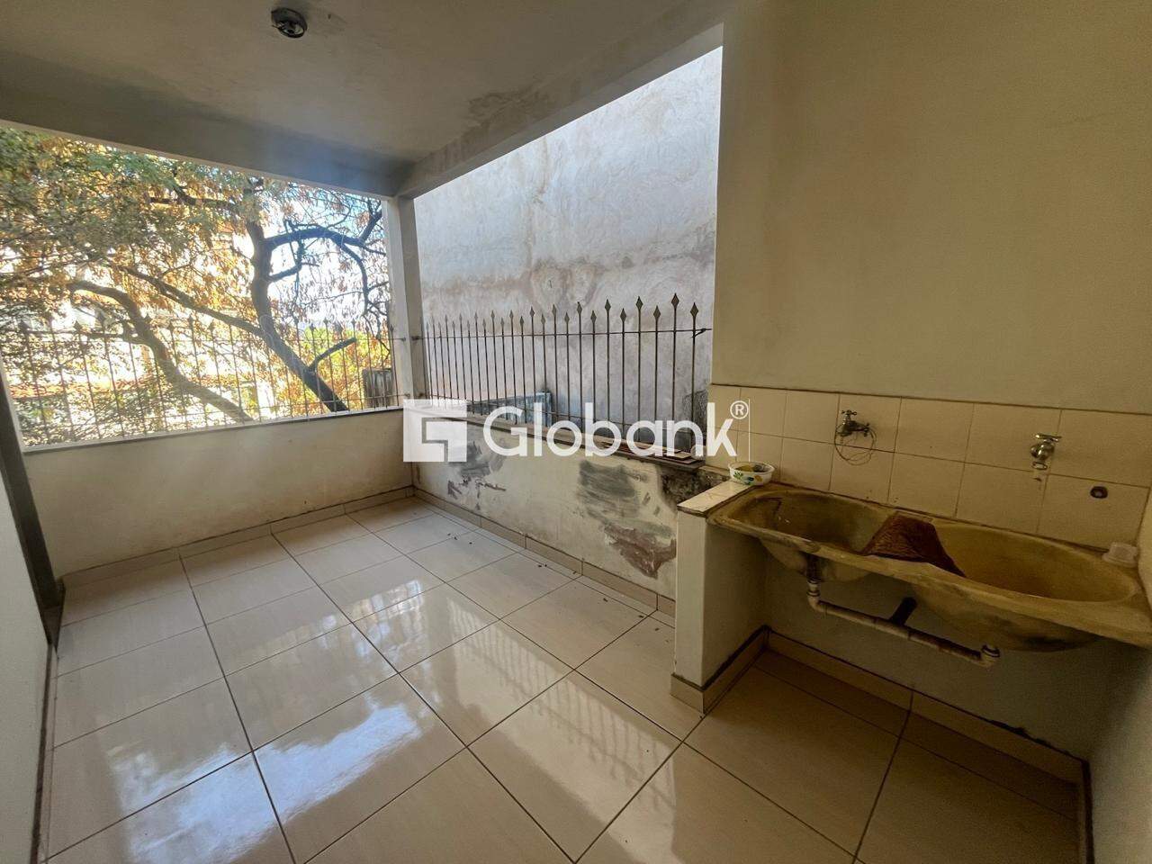 Casa 6 quartos à venda Vila Regina 125m² Montes Claros MG: