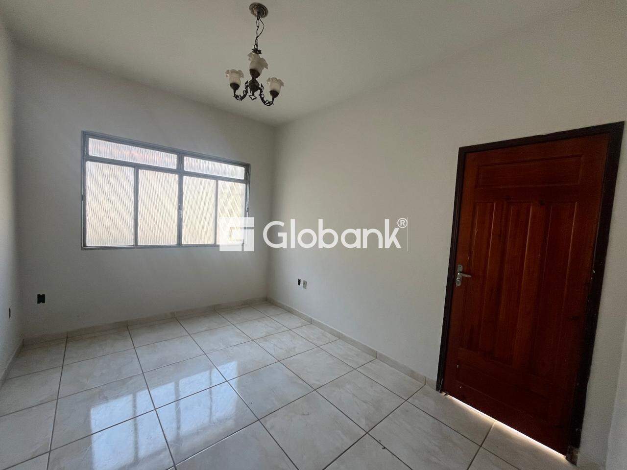 Casa 6 quartos à venda Vila Regina 125m² Montes Claros MG: casa térreo,