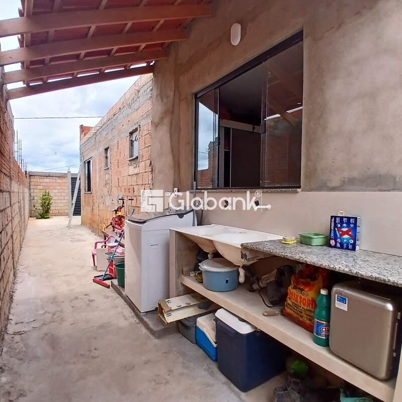 Casa 2 quartos à venda Loteamento dos Cristais 66m² Montes Claros MG: 